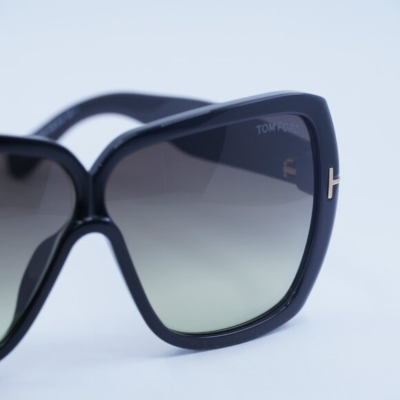 Tom Ford Marilyn FT1037 01B Sunglasses Black Square Frame, Smoke Lenses - Picture 2 of 10